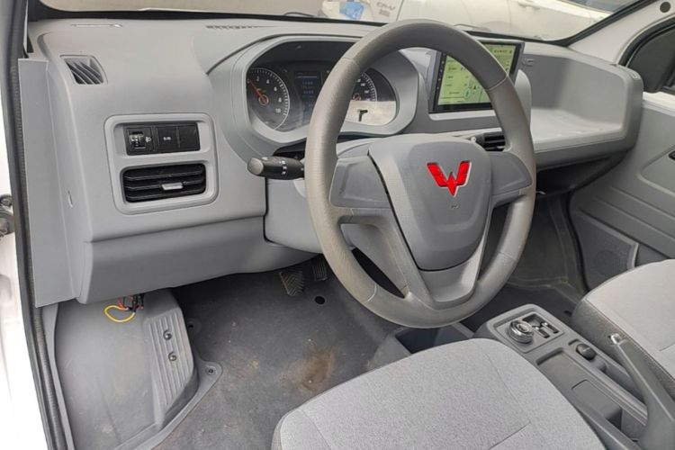 Used Wuling Yangguang 2024 300km Range Practical Window-Sealed Version 60kW