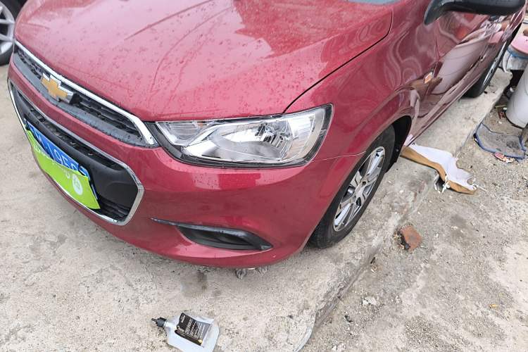 Used Chevrolet Aveo Sonic 2014 Sedan 1.4SL AT Fashion Edition Left Front Headlight