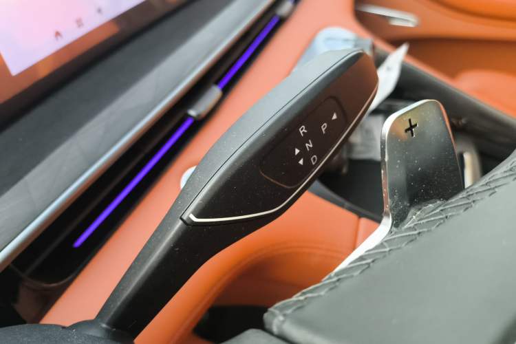 Used EXEED Lingyun 2025 400T Four-Wheel-Drive International Version
