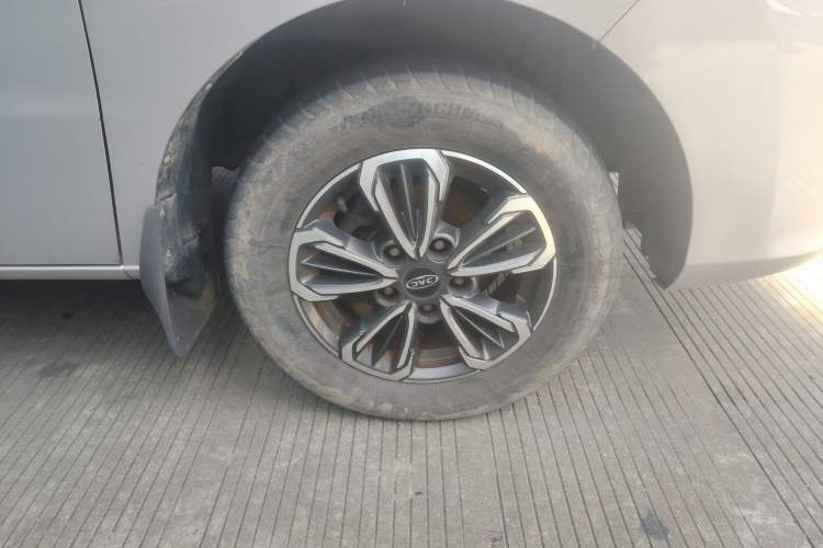 Used JAC Refine M3 2019 IKEA Edition 1.8L Luxury Smart Model