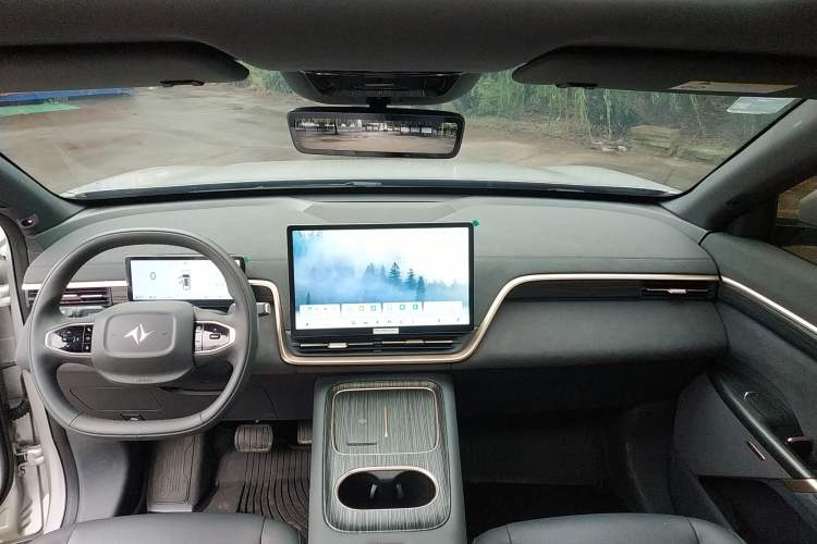 Used Dongfeng eπ eπ008 2024 210Max Range-Extended Version 6 Seats