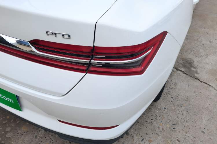 Used BYD Qin Pro 2018 1.5L Manual SmartConnect Fendong Model Right Rear Taillight