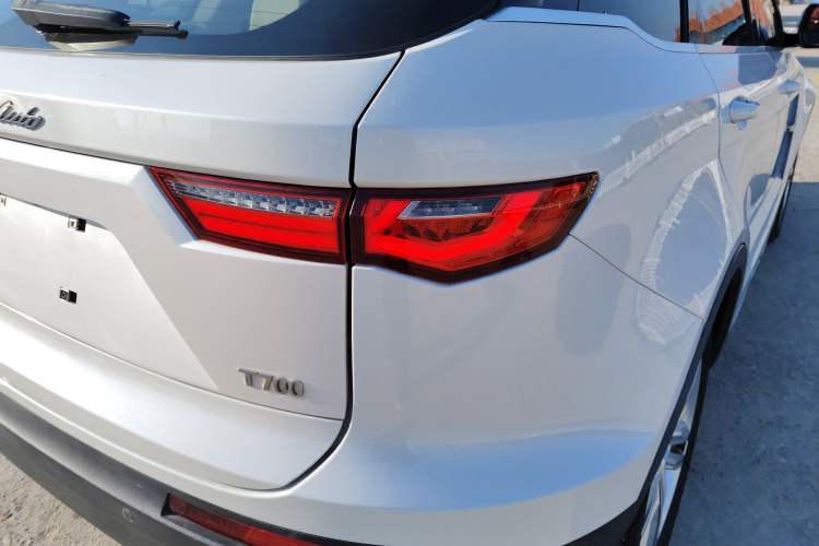 Used Zotye T700 2017 1.8T Dual-Clutch Prestige Model
