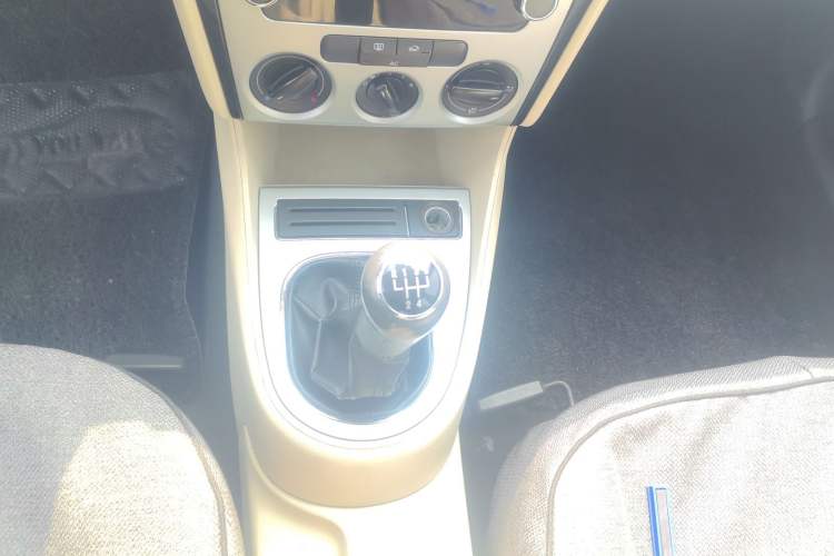 Used Volkswagen Lavida 2013 Classic 1.6L Manual Fashion Edition