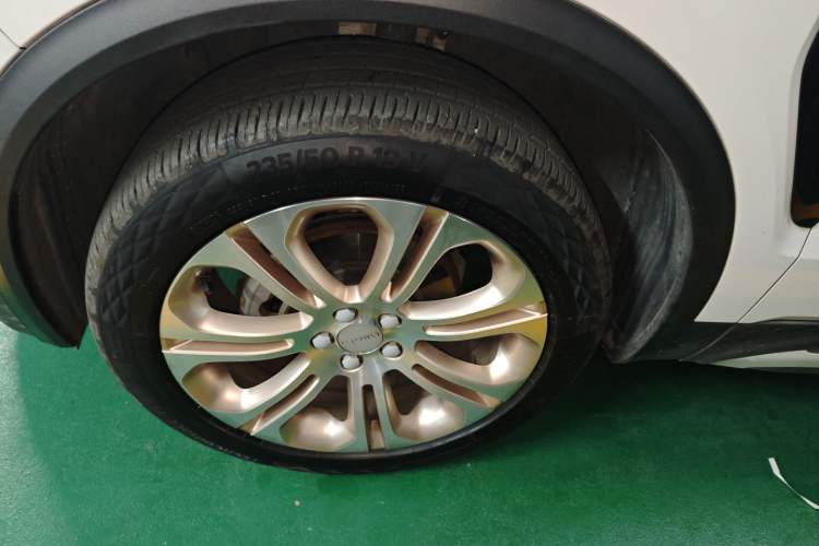 Used Lynk & Co 01 2017 2.0T Two-Wheel Drive Pro Edition Left Front Wheel Hub