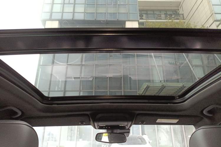 Used Cadillac XT4 2022 28T Two-Wheel Drive Prestige Version
