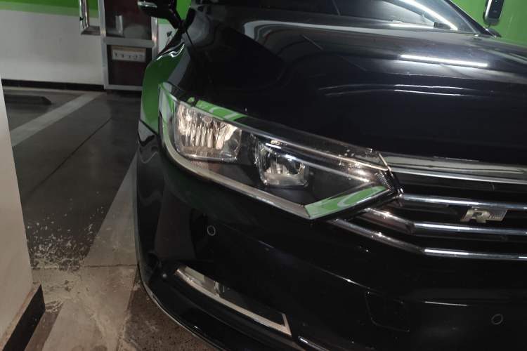 Used Volkswagen Magotan 2018 280TSI DSG Comfort Model
