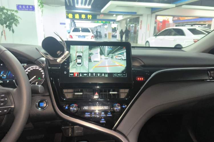 Used Toyota Camry 2021 2.0G Luxury Edition
