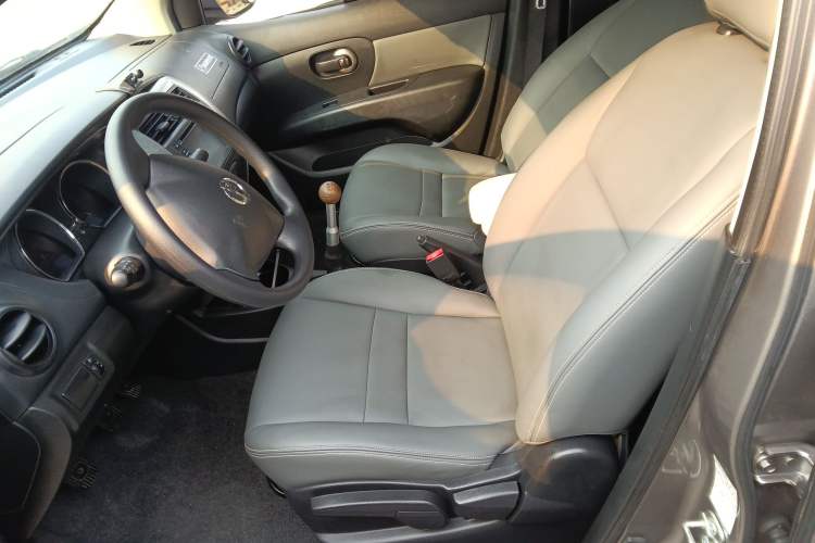 Used Nissan Livina 2013 1.6XE Manual Comfort Edition Left Front Seat