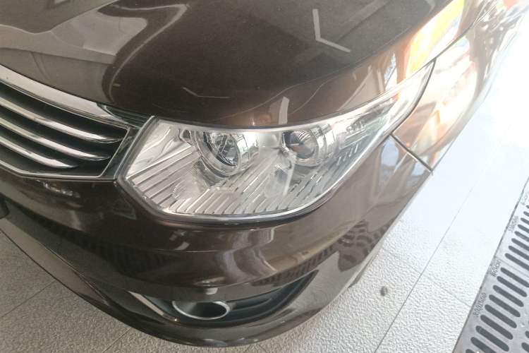 Used Cowin C3 2015 1.5L Manual Gold Diamond Edition