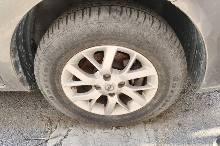 Used Nissan Sunny 2015 1.5XE CVT Comfort Edition Right Front Wheel Hub