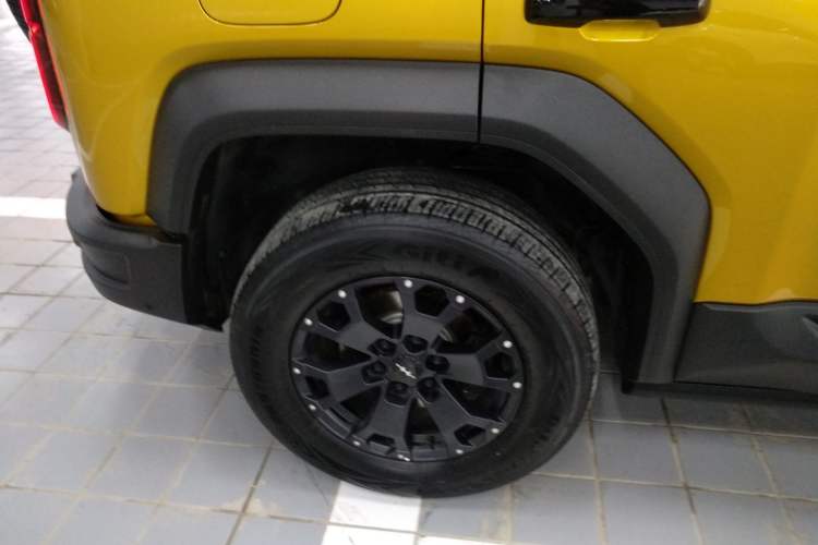 Used Formula Leopard 5 2023 Cloud Ride Flagship Edition Exterior 5