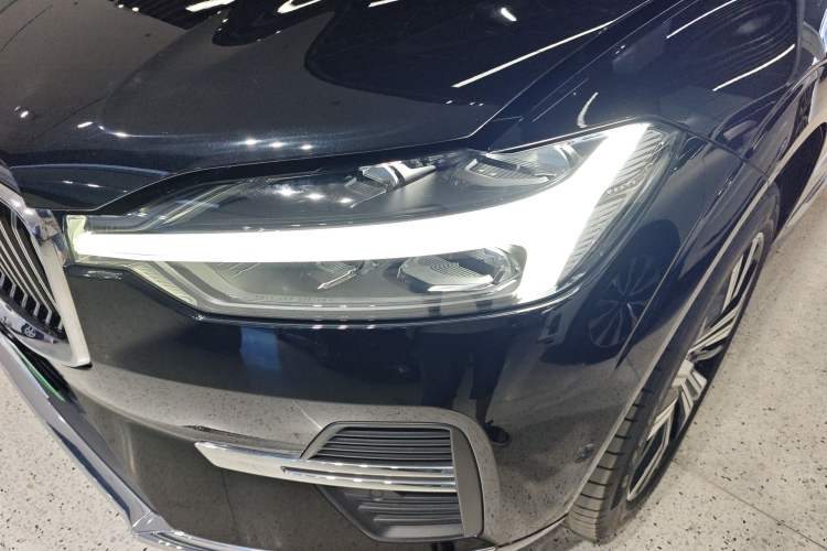 Used Volvo XC60 New Energy 2023 T8 Plug-in Hybrid Long-Range All-Wheel Drive Smart Luxury Edition Left Front Headlight