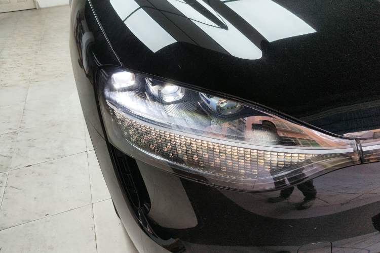 Used Hima AITO M9 2024 Range-Extended Ultra Version 42 kWh 6-Seater Model Right Front Headlight