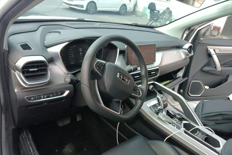 Used Geely Auto Coolray New Energy 2022 1.5T ePro 85KM Starry Edition Center Console