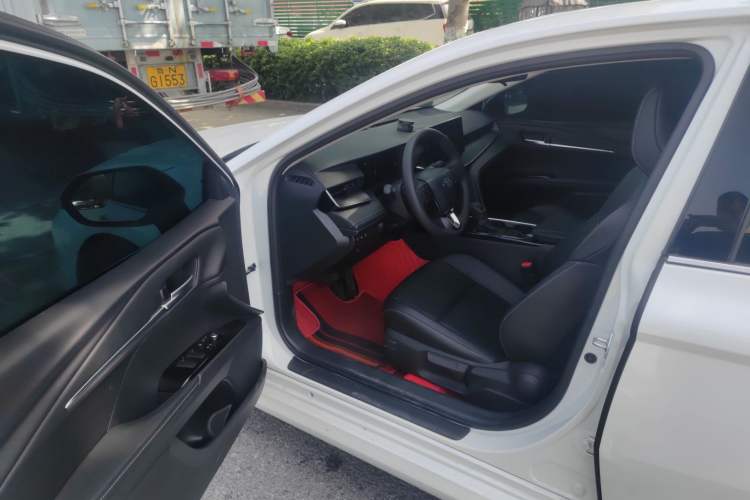 Used Toyota Camry 2024 Dual-Motor 2.0 HE Elite Edition
