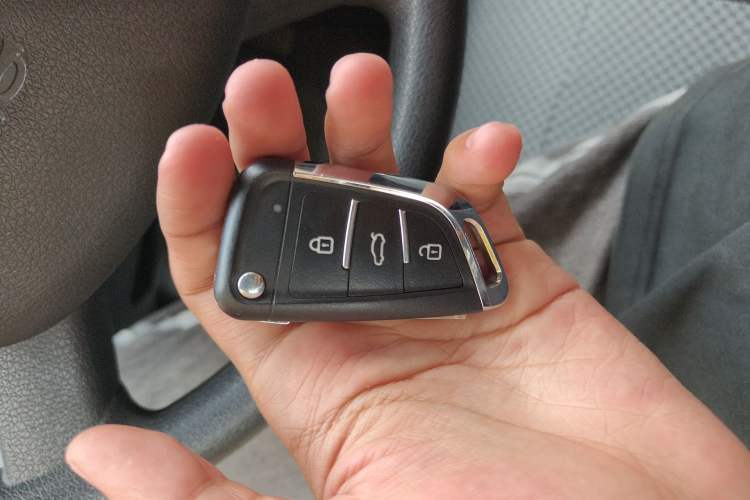 Used CHANGAN KAICHENG Ounuo S 2025 1.5L Deluxe Edition Dual-Steaming Air-Conditioned Passenger Vehicle JL473QG 5 Seats Vehicle Key