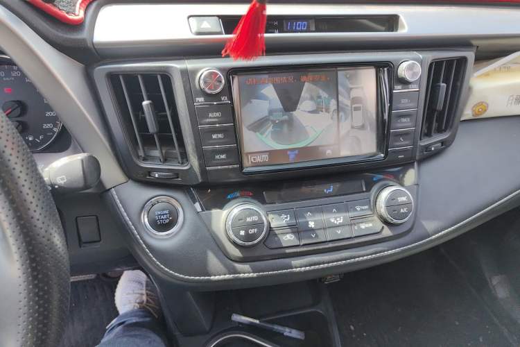 Used Toyota RAV4 2019 2.0L CVT Two-Wheel Drive Fashion X Limited Edition China VI Standard