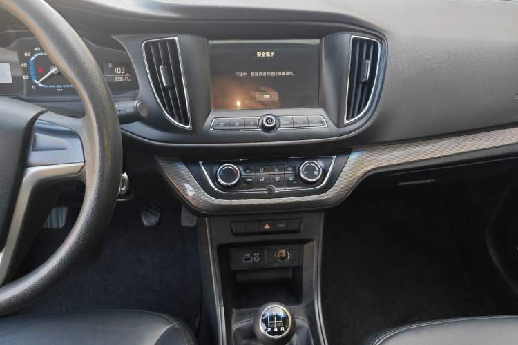 Used Roewe 360 2015 1.5L Manual Luxury Edition
