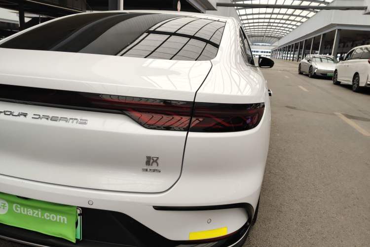 Used BYD Han 2022 EV Genesis Edition 610KM All-Wheel Drive Premium Model
