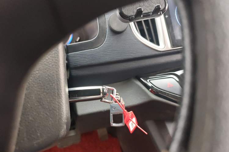 Used FORTHING Lingzhi M5 2022 Passenger Version Standard Model 7-Seater Vehicle Key