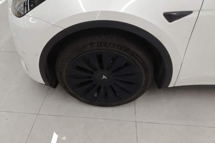 Used Tesla Model Y 2021 Long-Range All-Wheel-Drive Version
