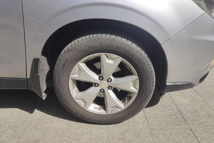 Used Subaru Forester 2014 2.5i Automatic Elite Edition Right Front Wheel Hub