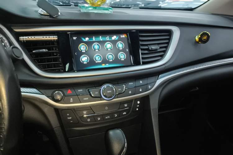 Used Buick Excelle GX 2018 18T Automatic Flagship Model Audio And AC Panel