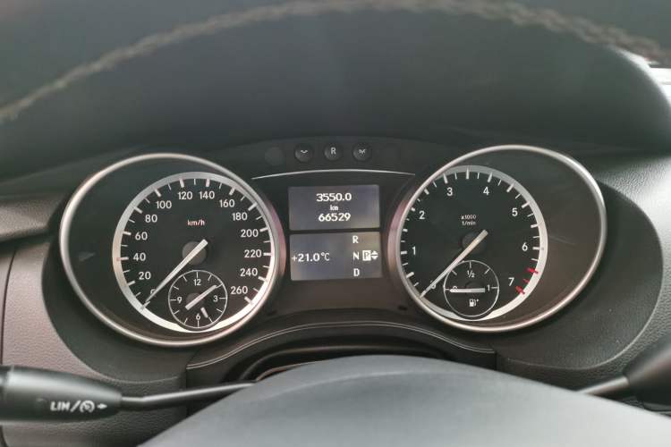 Used Mercedes-Benz R-Class 2014 R 320 4MATIC Business Model
