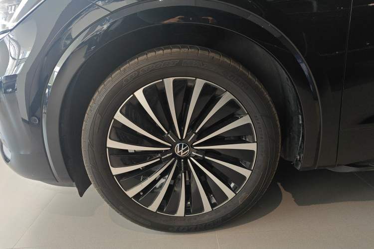 Used Volkswagen Viloran 2024 380TSI Premium Edition Left Front Wheel Hub