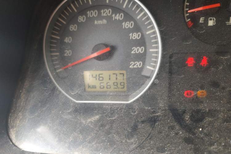 Used Foton MP-X E 2014 2.0L Wealth Express Classic Edition Basic Configuration with 4Gi-VVT
