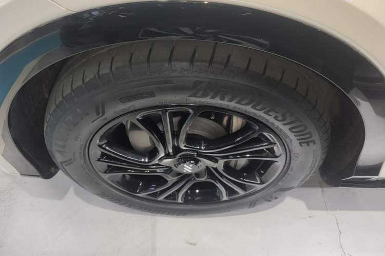 Used IM LS7 2023 90 kWh Elite Rear-Drive Version
