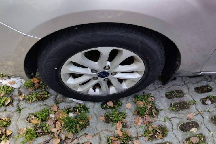 Used Ford Focus 2013 Sedan Classic 1.8L Automatic Base Model