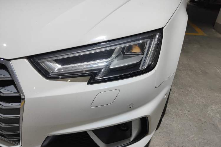 Used Audi A4L 2019 40 TFSI Fashion Version China V
