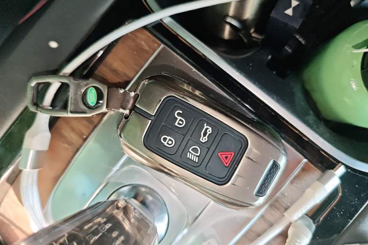 Used Land Rover Discovery Sport 2020 249 PS R-Dynamic Performance Edition
