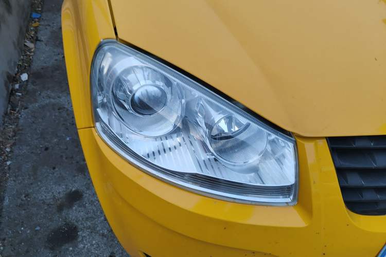 Used Great Wall Wingle 5 2016 2.8T Two-Wheel-Drive Entry-Level GW2.8TC Big Double-Cab GW2.8TC Right Front Headlight