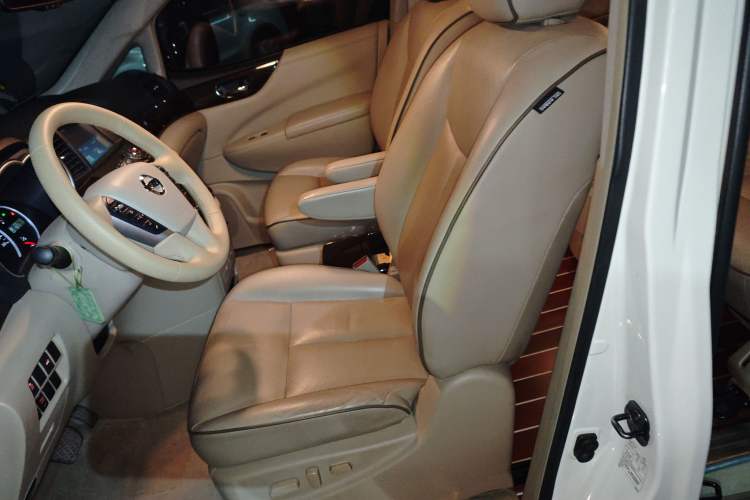 Used Nissan Quest 2015 3.5L SL
