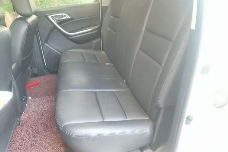 Used JMC Yuhu 5 2018 2.4T Classic Edition Diesel Manual 4x4 Luxury Long-Wheelbase JX4D24A5L
