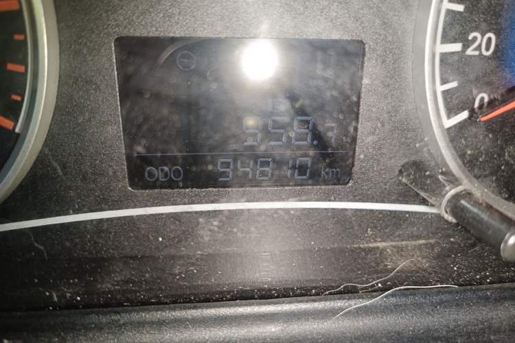 Used Dongfeng Fengon 330 2014 1.5L Manual Utility Version DK15
