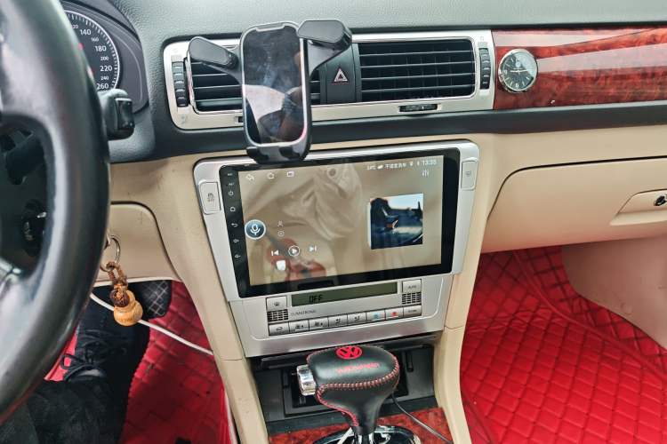 Used Volkswagen Passat 2009 1.8T Automatic Luxury Edition Audio And AC Panel