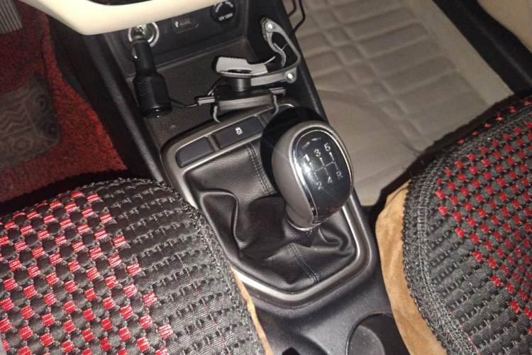 Used Changan Eado 2015 1.6L Manual Luxury Model China IV Standard
