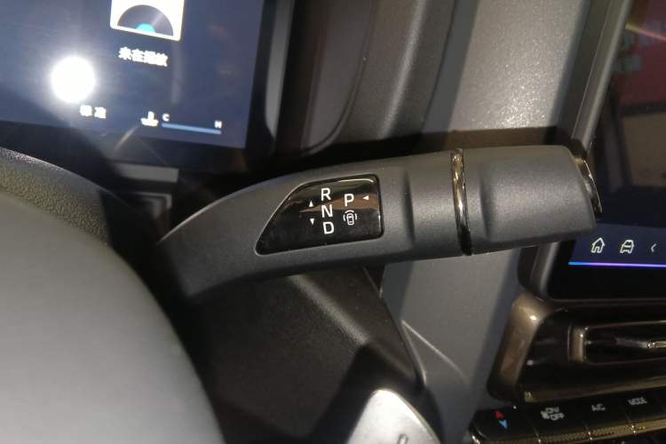 Used Haval Raptor 2025 2.0T 4WD Pro Gear Lever