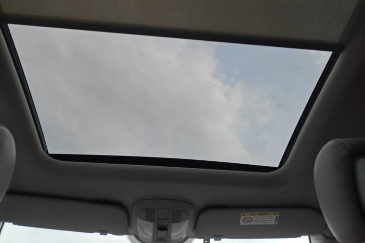 Used Mercedes-Benz R-Class 2017 R 320 4MATIC Business Edition Prestige Model Headliner