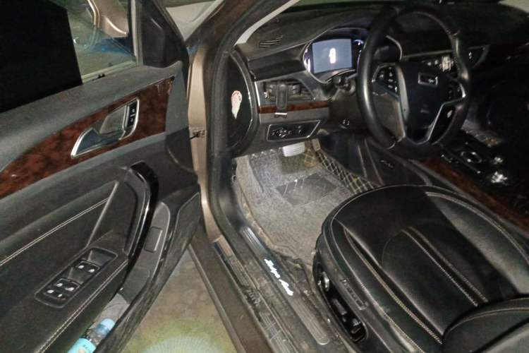 Used Zotye Z700 2018 Z700H 1.8T DCT Prestige Model Interior 3