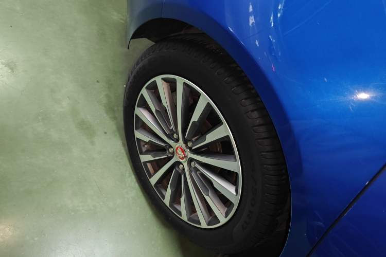 Used Jaguar XEL 2020 2.0T 200PS R-DYNAMIC Youth Sports Edition Right Rear Wheel Hub