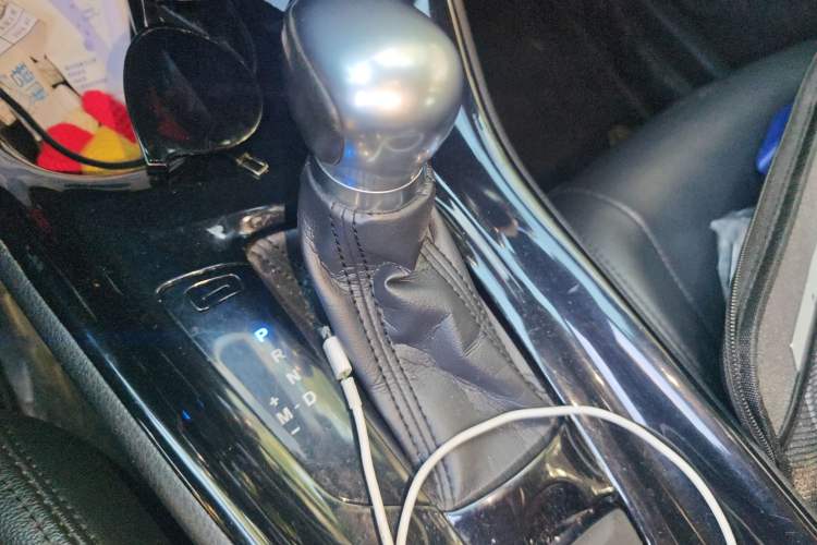 Used Toyota C-HR 2018 2.0L Leading with Sunroof China VI Standard Gear Lever