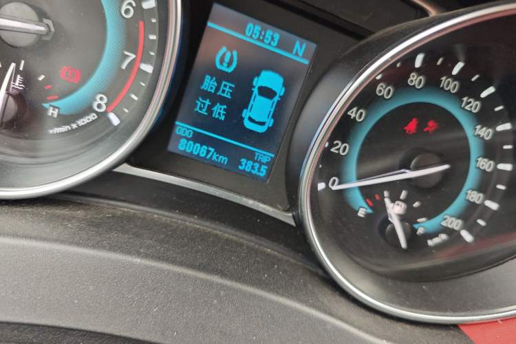 Used Haval H1 2015 1.5L AMT Urban Model Odometer Close Up