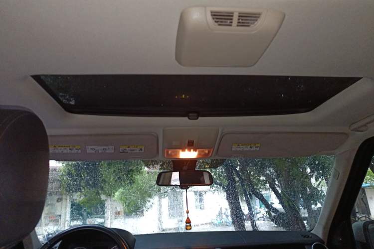 Used Land Rover Discovery 2012 3.0 SDV6 HSE Diesel Version Headliner