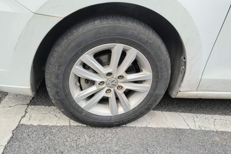 Used Volkswagen Jetta 2017 1.4L Manual Fashion Edition