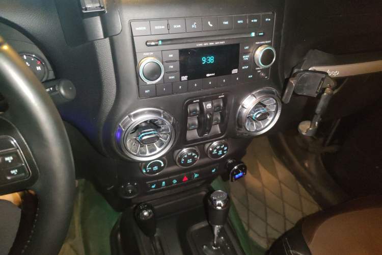 Used Jeep Wrangler 2015 3.0L Sahara Four-Door Comfort Edition